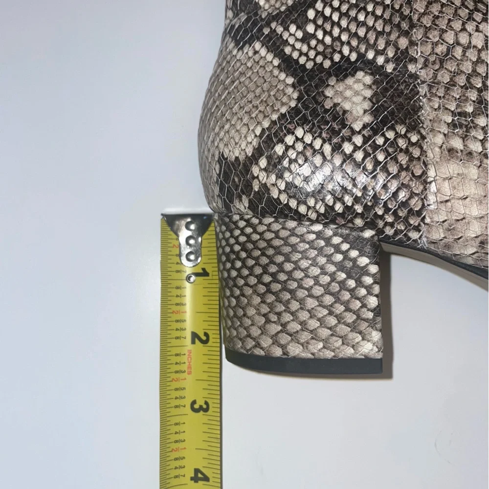 Flawless Dolce Vita Snakeskin Pointed Toe Boots 8 - Picture 8 of 10